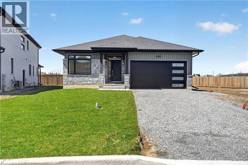 6192 CURLIN Crescent  Niagara Falls, ON L2H 3W6