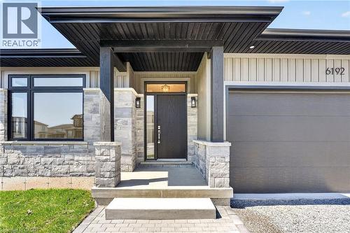 6192 Curlin Crescent, Niagara Falls, ON - Outdoor