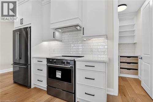 6192 Curlin Crescent, Niagara Falls, ON - Indoor Photo Showing Kitchen With Upgraded Kitchen