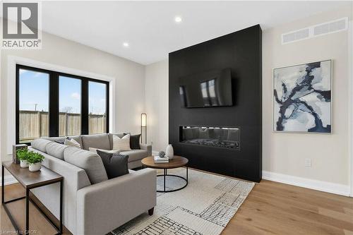 Virtually Staged - 6192 Curlin Crescent, Niagara Falls, ON - Indoor Photo Showing Other Room