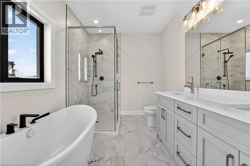 6192 Curlin Crescent, Niagara Falls, ON - Indoor Photo Showing Bathroom