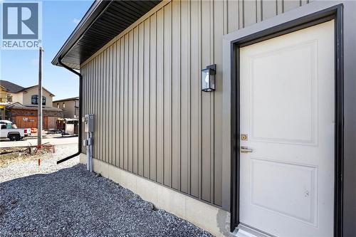 6192 Curlin Crescent, Niagara Falls, ON - Outdoor With Deck Patio Veranda With Exterior