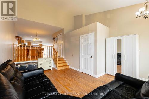 127 Hemlock Crescent, Cornwall, ON - Indoor Photo Showing Living Room
