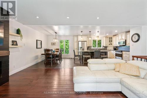 1507 Catherine Street, Cornwall, ON - Indoor Photo Showing Living Room
