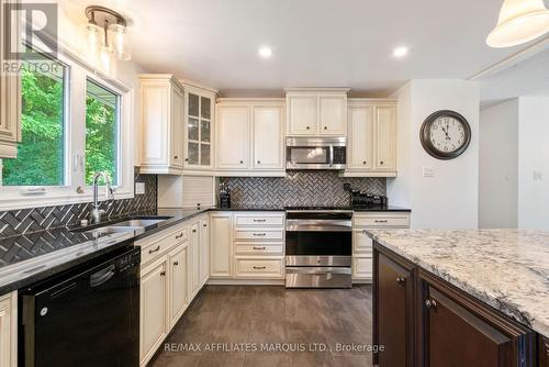 1507 Catherine Street, Cornwall, ON - Indoor Photo Showing Kitchen With Double Sink With Upgraded Kitchen