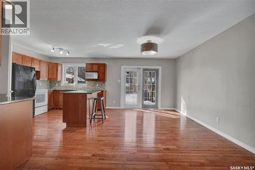 B 620 7Th Street E, Saskatoon, SK - Indoor Photo Showing Kitchen