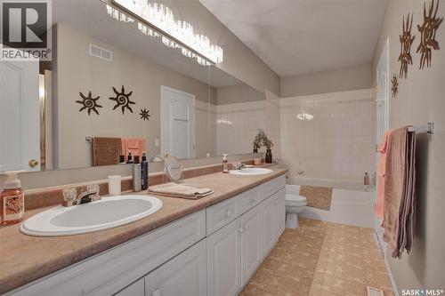 109 810 Mendel Crescent, Saskatoon, SK - Indoor Photo Showing Bathroom