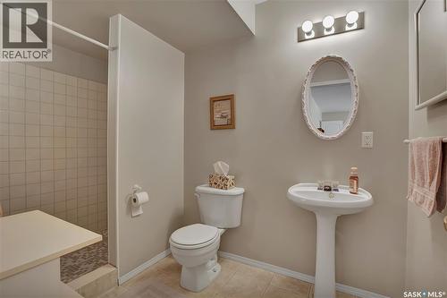 109 810 Mendel Crescent, Saskatoon, SK - Indoor Photo Showing Bathroom