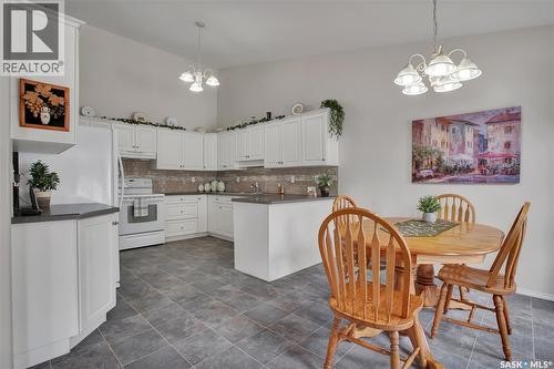 109 810 Mendel Crescent, Saskatoon, SK - Indoor Photo Showing Dining Room