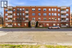 8 MAIN Street Unit# 203  Dundas, ON L9H 1B8