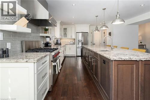 400 Hamilton Drive, Ancaster, ON - Indoor Photo Showing Kitchen With Upgraded Kitchen