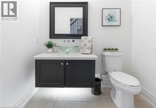 400 Hamilton Drive, Ancaster, ON - Indoor Photo Showing Bathroom