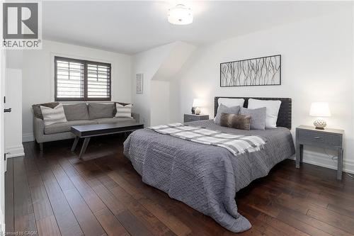 400 Hamilton Drive, Ancaster, ON - Indoor Photo Showing Bedroom