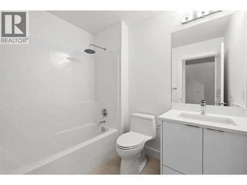 Bathroom 2 - 1455 Cara Glen Court Unit# 129, Kelowna, BC - Indoor Photo Showing Bathroom