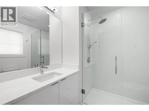Bathroom 3 - 1455 Cara Glen Court Unit# 129, Kelowna, BC - Indoor Photo Showing Bathroom