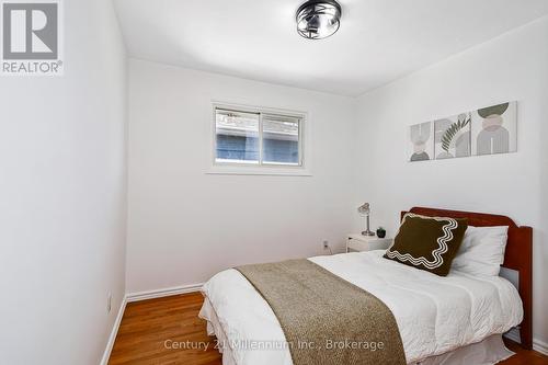 22 Dickson Road, Collingwood, ON - Indoor Photo Showing Bedroom