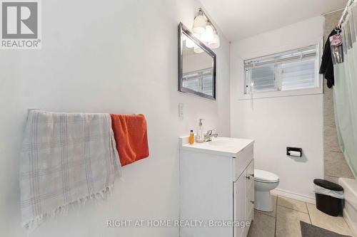 1274 Cobden Road E, Ottawa, ON - Indoor Photo Showing Bathroom