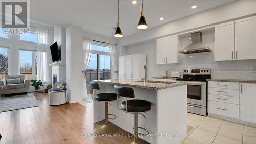 862 Chipping Circle, Ottawa, ON - Indoor Photo Showing Kitchen With Upgraded Kitchen