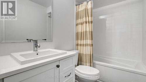 862 Chipping Circle, Ottawa, ON - Indoor Photo Showing Bathroom