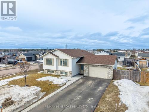 10 NEWPORT DRIVE  Petawawa, ON K8H 0E1