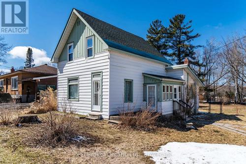 135 POYNTZ STREET  Penetanguishene, ON L9M 1P5