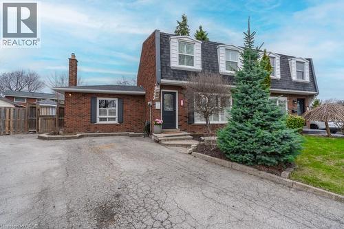 24 BENTLEY Place  Hamilton, ON L9C 2R4