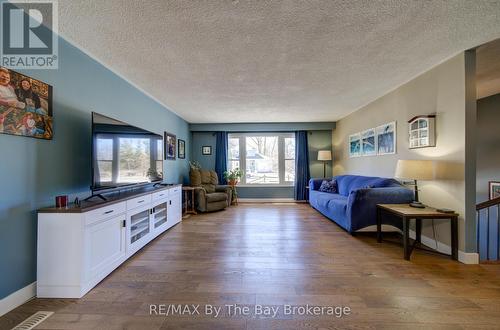9 Frederick Drive, Wasaga Beach, ON 