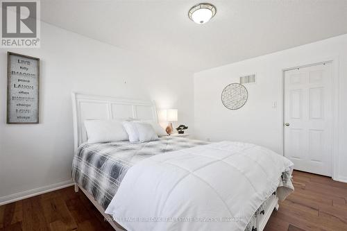 5147 Ravine Crescent, Burlington, ON - Indoor Photo Showing Bedroom