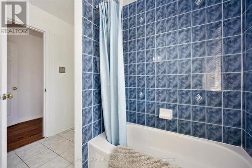 5147 Ravine Crescent, Burlington, ON - Indoor Photo Showing Bathroom
