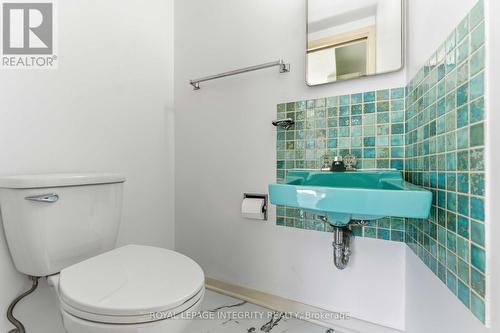 1842 Playfair Drive, Ottawa, ON - Indoor Photo Showing Bathroom