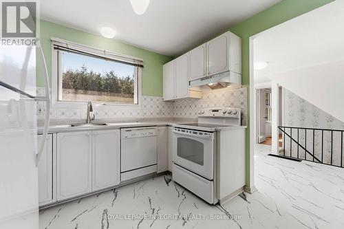1842 Playfair Drive, Ottawa, ON - Indoor Photo Showing Kitchen