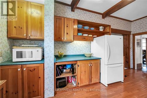 141 Mount Albion Road, Hamilton, ON - Indoor Photo Showing Kitchen