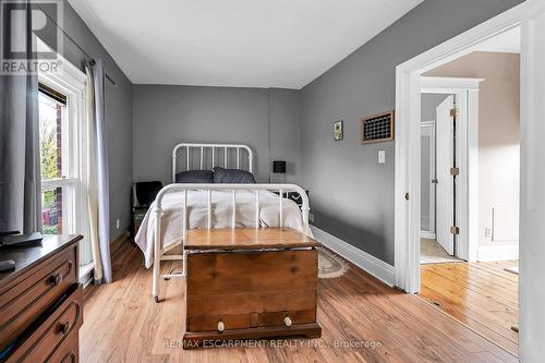 141 Mount Albion Road, Hamilton, ON - Indoor Photo Showing Bedroom