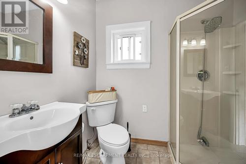 141 Mount Albion Road, Hamilton, ON - Indoor Photo Showing Bathroom