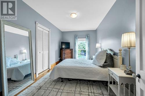 141 Mount Albion Road, Hamilton, ON - Indoor Photo Showing Bedroom