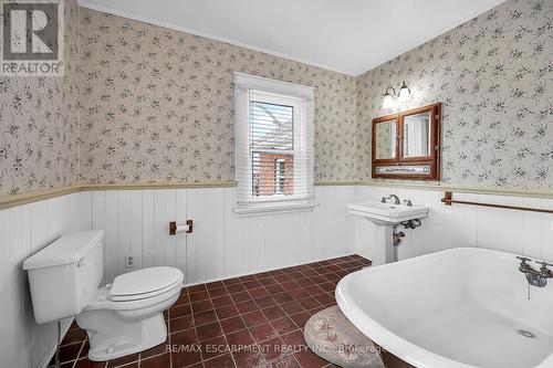 141 Mount Albion Road, Hamilton, ON - Indoor Photo Showing Bathroom
