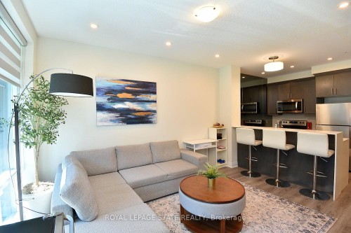 145-16 Concord Place, Grimsby, ON - Indoor