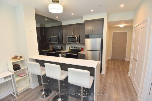 145-16 Concord Place, Grimsby, ON - Indoor Photo Showing Kitchen