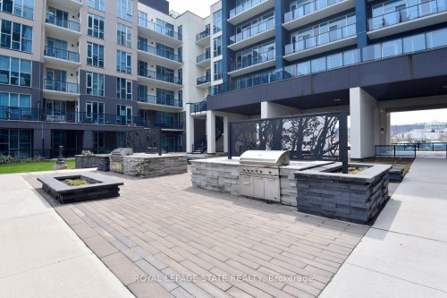 145-16 Concord Place, Grimsby, ON - Outdoor With Facade