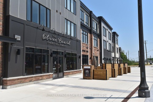 145-16 Concord Place, Grimsby, ON - Outdoor