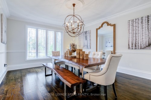 18 Elder Crescent, Hamilton, ON - Indoor Photo Showing Dining Room