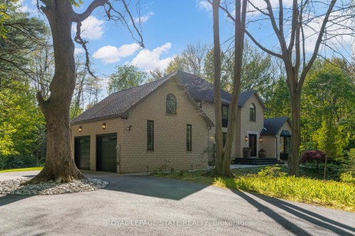 18 Elder Crescent, Hamilton, ON - Outdoor