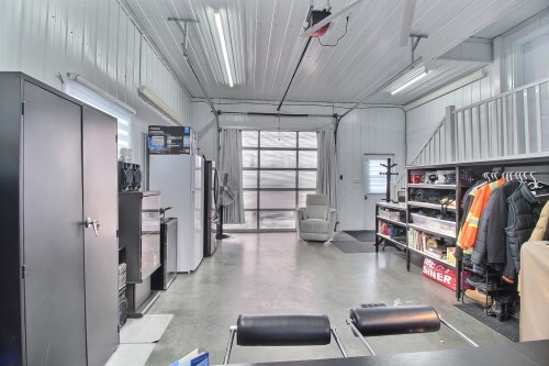 Garage - 50 Ch. De Val-Du-Repos, Val-D'Or, QC - Indoor