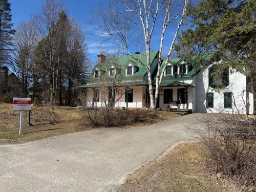 1062 Rue de la Voie-du-Bois  Prévost, QC J0R 1T0