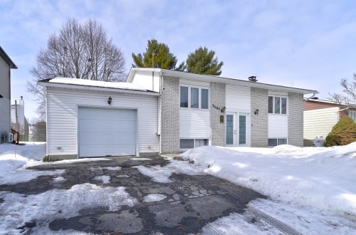 3660 Rue Rideau  Longueuil (Saint-Hubert), QC J3Y 5M8