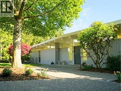 680 ST. ANDREWS ROAD  West Vancouver, BC V7S 1V6