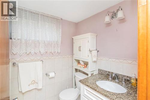 31 Adair Avenue, Hamilton, ON - Indoor Photo Showing Bathroom