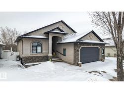 135 FRASER WY NW  Edmonton, AB T5Y 3M8