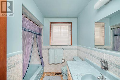 31 Adair Avenue N, Hamilton, ON - Indoor Photo Showing Bathroom