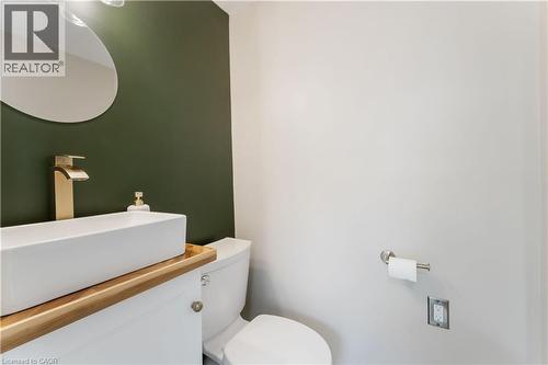54 Weir Street S, Hamilton, ON - Indoor Photo Showing Bathroom